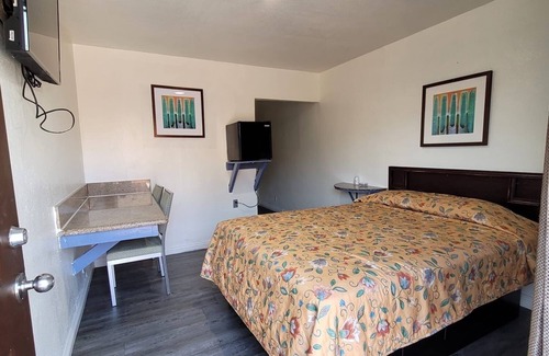 Commerce Hotel | Carlo Motel