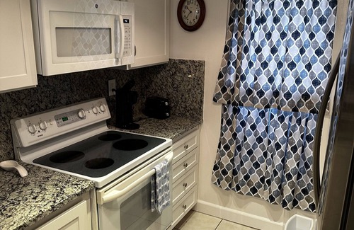 Carlsbad Condominio | Carlsbad Hideaway. Pool, Spa, BBQ. Walking to restaurants/shops