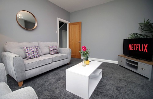 Newport Casa | Carlton Grove by Tŷ SA