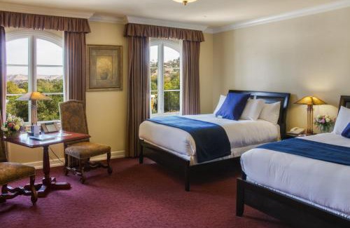 Atascadero Hotel | Carlton Hotel