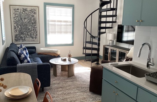 Eufaula Casa | Carlton Landing Bunkhouse. Sleeps 6 Private Pool and hot tub. Pet friendly.