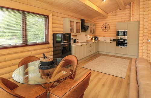 Carlton-in-Cleveland Cabaña | Carlton Lodge 1