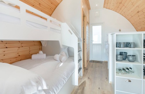 Mappleton Cabaña | POD 8, pet friendly, with a garden in Aldbrough