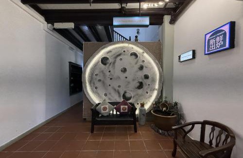 Downtown George Town Hotel | Carnarvon Heritage Lodge