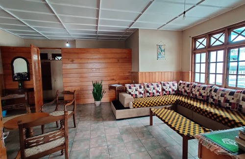 Nuwara Eliya Hotel | Carnation Rest
