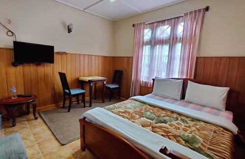 Nuwara Eliya Hotel | Carnation Rest