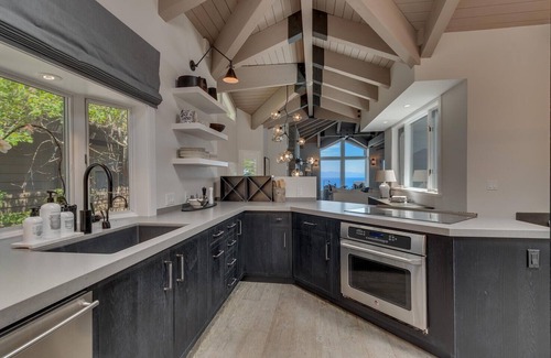 Tahoe City Casa | Carnelian Charm - Lakefront - TLUXP