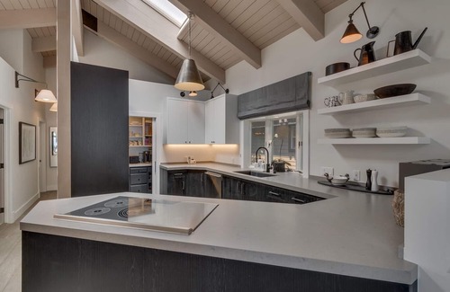 Tahoe City Casa | Carnelian Charm - Lakefront - TLUXP