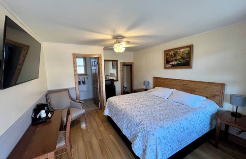 Burnsville Hotel | Carolina Country Inn