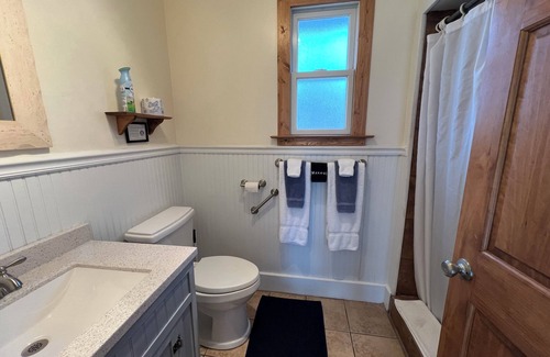 Burnsville Hotel | Carolina Country Inn
