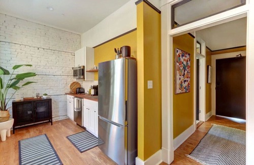 Old West Broad Neighborhood Apartamento | Carolina Gold @ The Huntingdon Lofts Collection