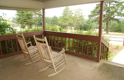 Fair Play Complejo | Carolina Landing Camping Resort Two-Bedroom Cabin 1