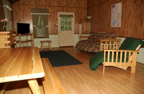 Fair Play Complejo | Carolina Landing Camping Resort Deluxe Cabin 4