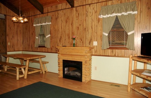 Fair Play Complejo | Carolina Landing Camping Resort Deluxe Cabin 4