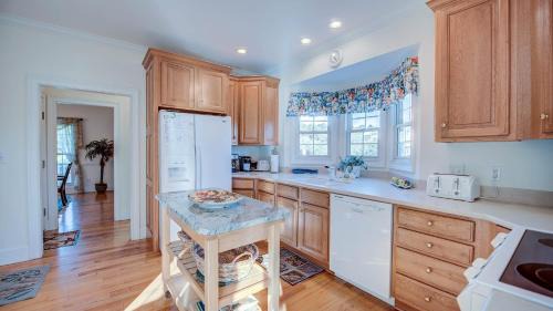 Debordieu Colony Casa | Carolina on my Mind home by Peace Vacations
