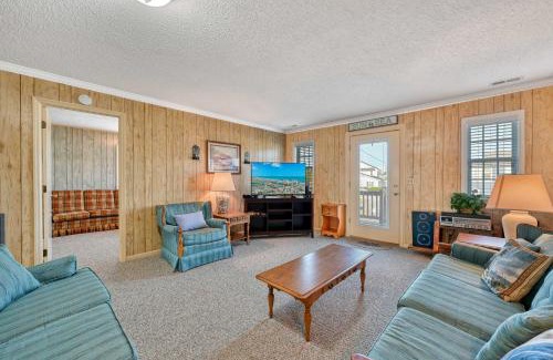 Cherry Grove Beach Casa | Carolina Roost in Cherry Grove