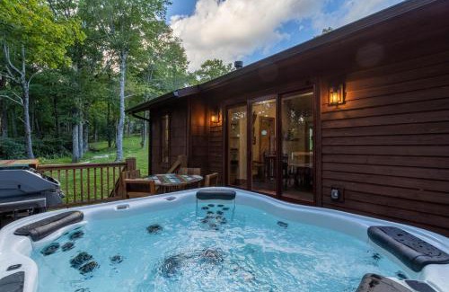 Blowing Rock Casa | Carolina Wren Cottage