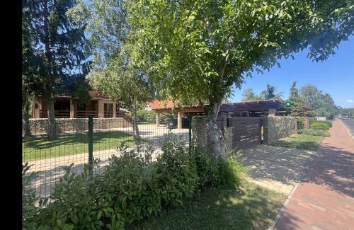 Balatonszepezd Cama Y Desayuno | Carp Land Camp