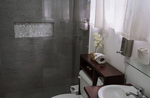 Bahía de la Academia Hotel | Carpao Lodge