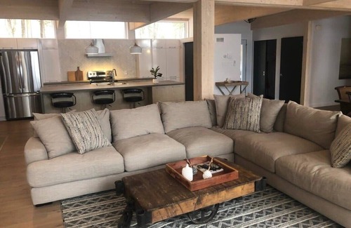 Muskoka Lakes Casa | Orientación SW ¡Nueva construcción en la cabaña de Bass Lake con todas las campanas y silbatos!