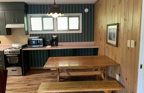 Gatlinburg Apartamento | Carr's Northside - Family Suite 3 Bedrooms