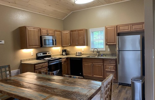 Gatlinburg Hotel | Carr's Northside Motel and Cottages