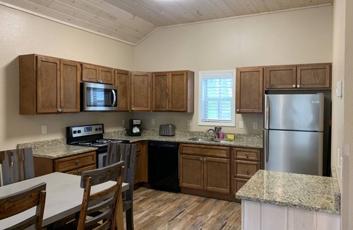 Gatlinburg Hotel | Carr's Northside Motel and Cottages