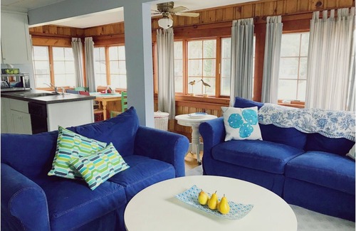 Ogunquit Apartamento | Apartamento Carriage House con hermosa piscina en el corazón de Ogunquit