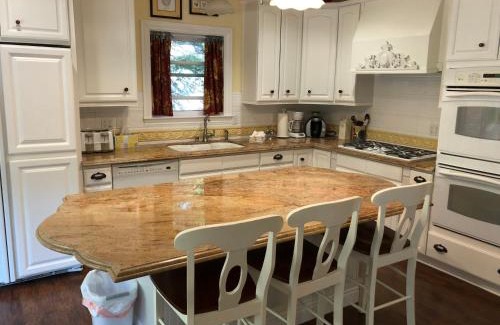 Fish Camp Casa | Carriage House at Yosemite