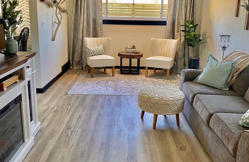Lima Chalet De Esquí | Carriage house! Close to hospital, firepit, outdoor dining