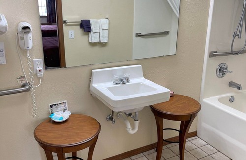 Branson Hotel | Carriage House Inn
