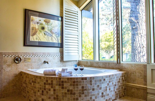 Golden Rectangle Cama Y Desayuno | Carriage House Inn