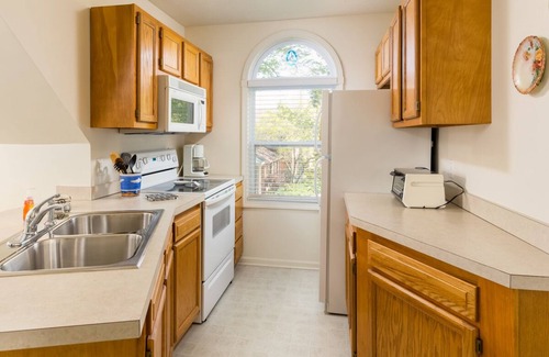 South Haven Casa | Carriage House | Intimate Retreat with Private Lake Access | Outdoor Grill