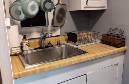 Council Casa | Carriage House nPerfect 2-bedroom house with AC in charming Lebanon.