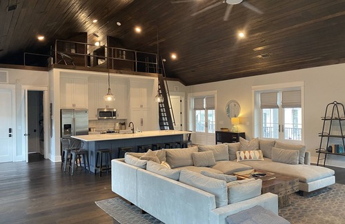 Florida Panhandle Cabaña | Carriage House on 120 acres on Blackwater Bay with Private Pool