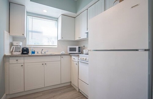 Deerfield Beach Hotel | Carriage House Resort Motel