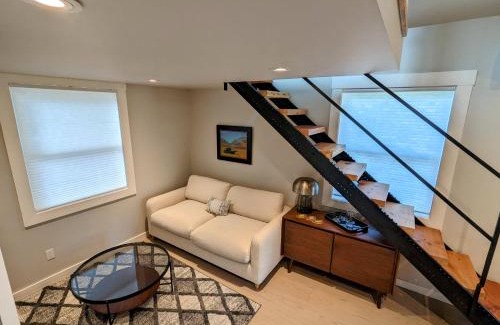 Livingston Casa | Carriage House