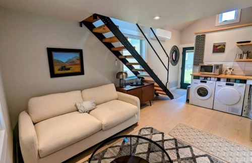 Livingston Casa | Carriage House
