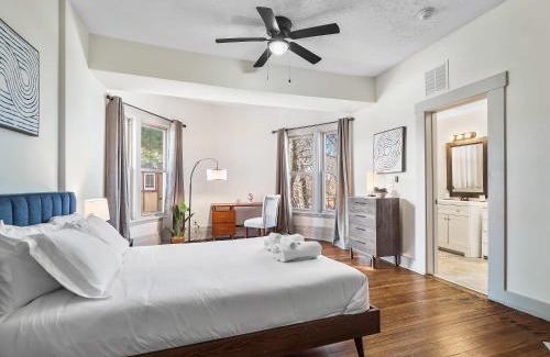 Hough Apartamento | Carriage Manor - Sun Soaked 1BR - Close to CCF