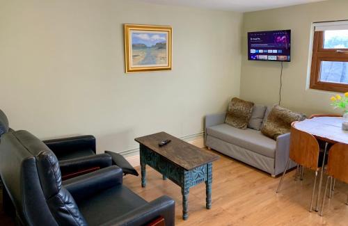 Ballinaboola Apartamento | Carrigadaggen Lodge 2 king bed Apartment - Spacious & Comfy!