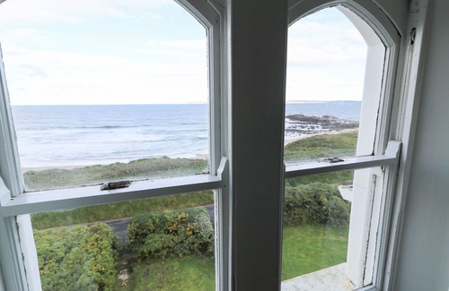 Ballycastle Cabaña | CARRIGUISNAGH, pet friendly, character holiday cottage in Ballycastle