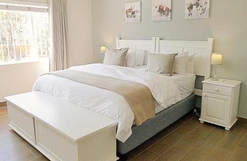 Mpofana Casa | Carshalton Cottage