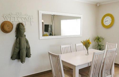 Mpofana Casa | Carshalton Cottage