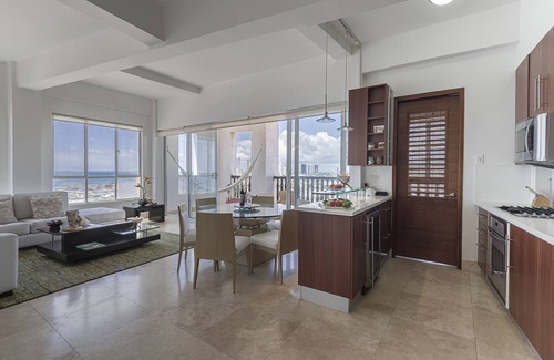 Castillogrande Apartamento | Cartagena Apartment: Luxury Colonial Oasis