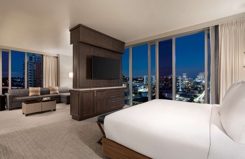 Downtown San Diego Hotel | Carte Hotel San Diego Downtown, Curio Collection by Hilton