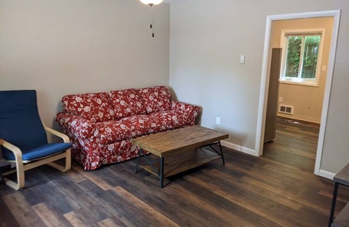 Norwood Apartamento | Carter #5, Private Two Bed near Xavier, Downtown