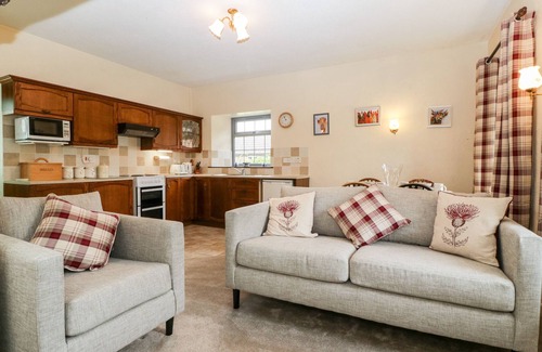 Lympsham Cabaña | CARTHOUSE, pet friendly, character holiday cottage in Brean