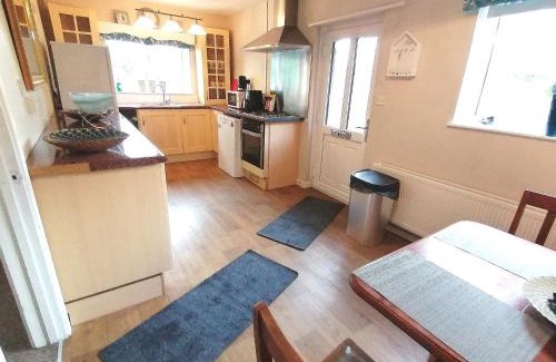 Llanybydder Casa | Cartref Bach