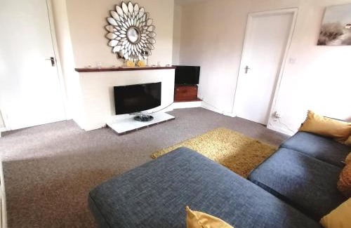 Llanybydder Casa | Cartref Bach