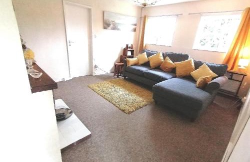 Llanybydder Casa | Cartref Bach